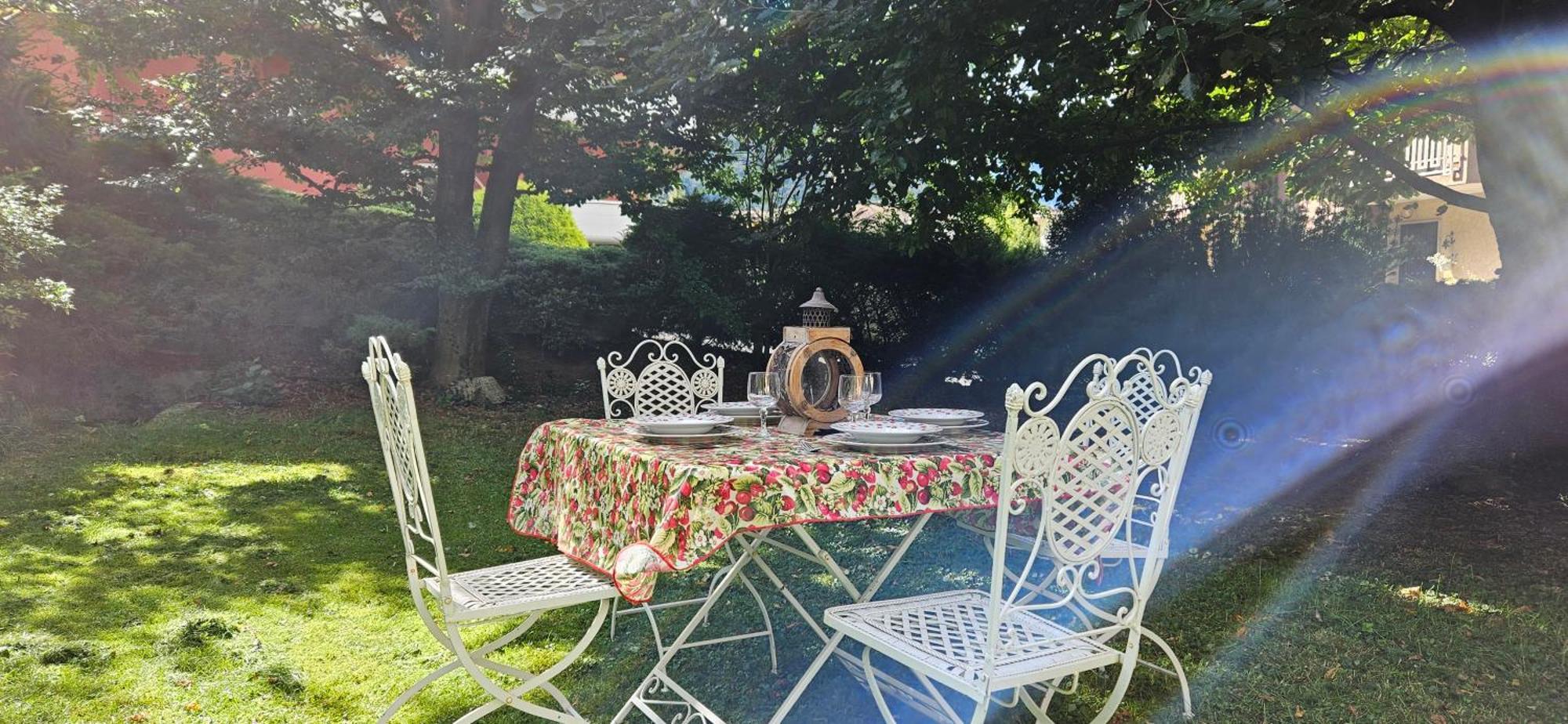 Appartamento Con Ingresso Autonomo, Giardino Privato E Portico Introbio ภายนอก รูปภาพ