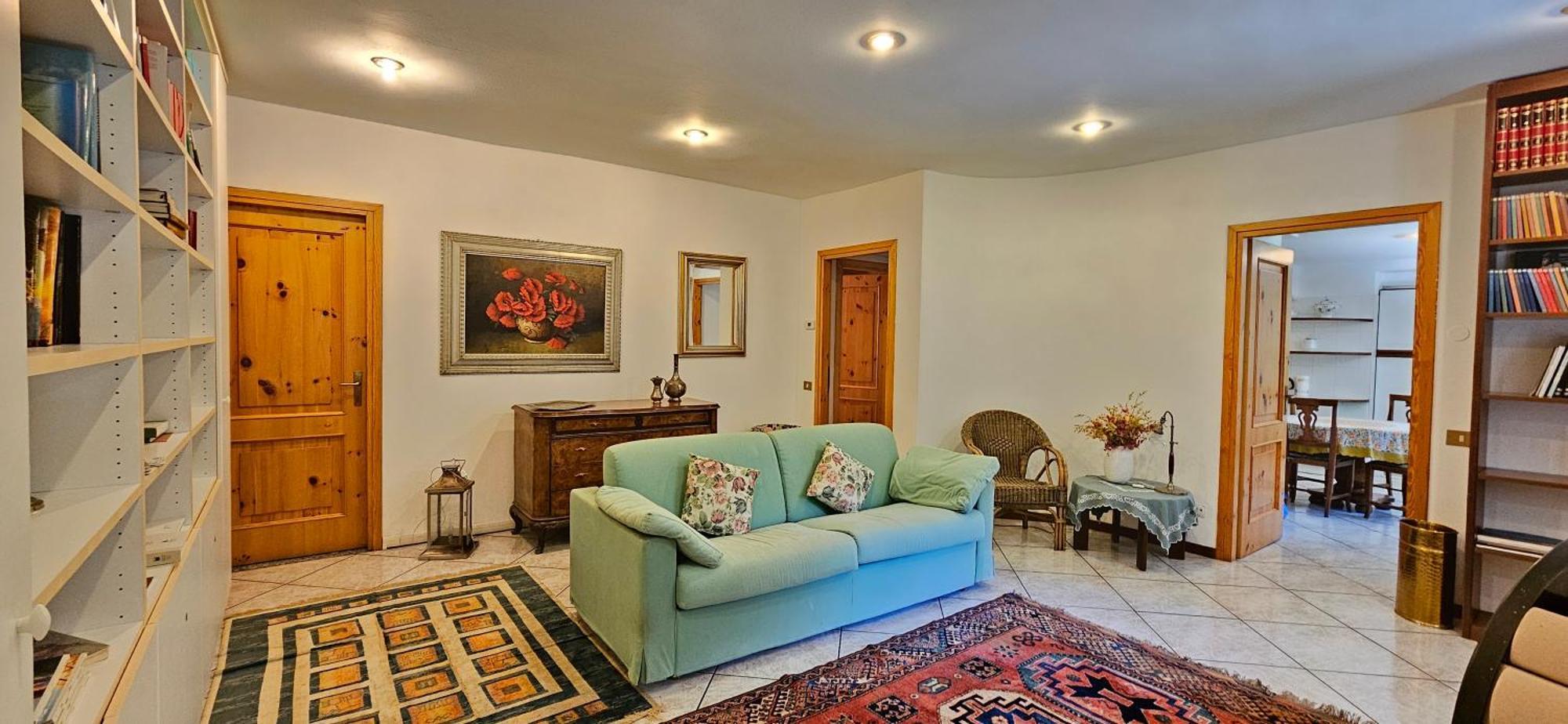 Appartamento Con Ingresso Autonomo, Giardino Privato E Portico Introbio ภายนอก รูปภาพ